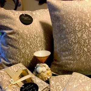 Luxury cover case pillow handmade 23”/23”